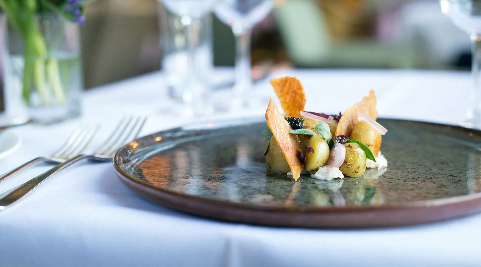 How Does Your Tableware Impacts the Way your Food Tastes? - Stonessa