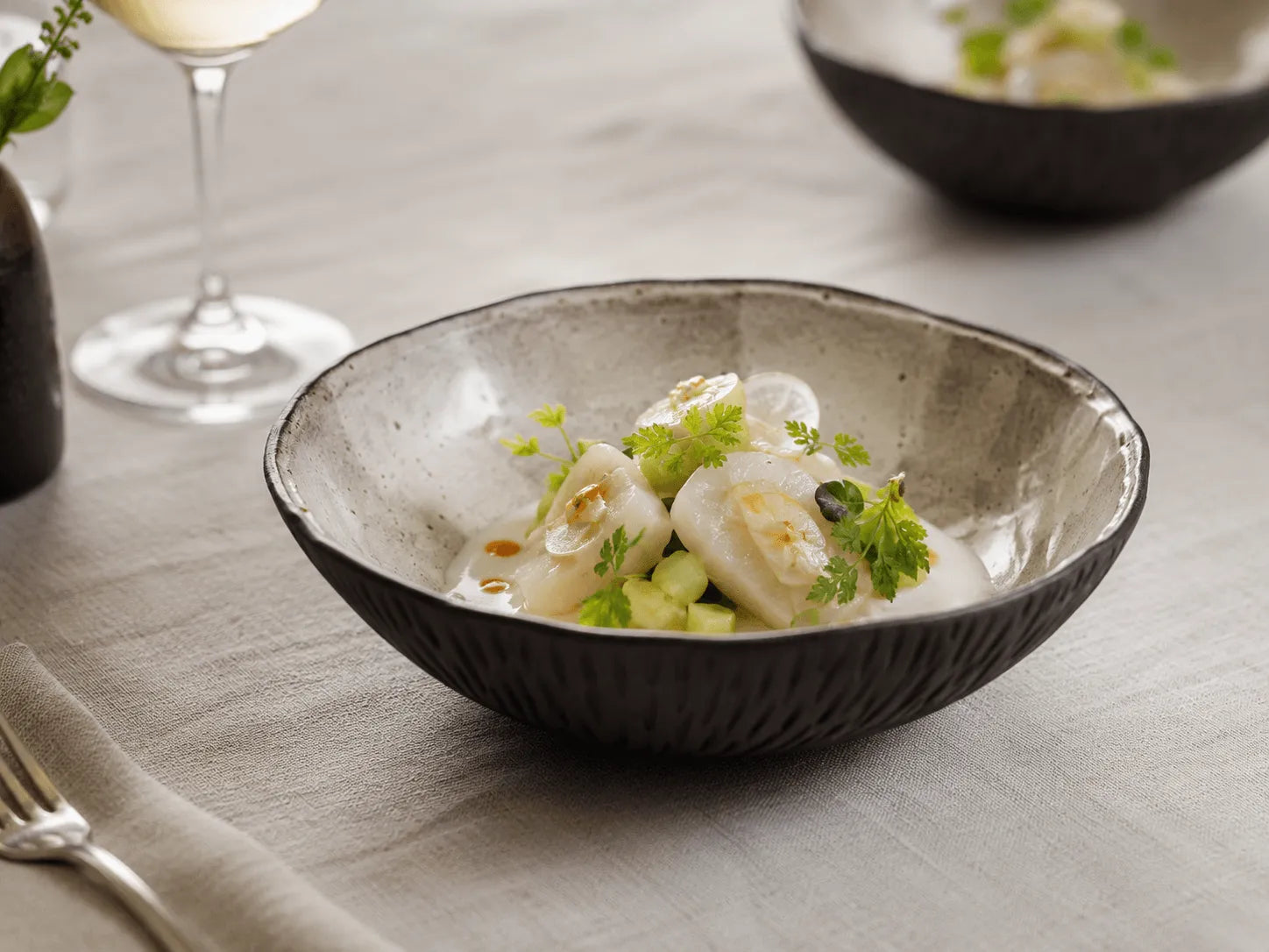 How to Choose Handmade Ceramic Plates for Fine Dining Restaurants