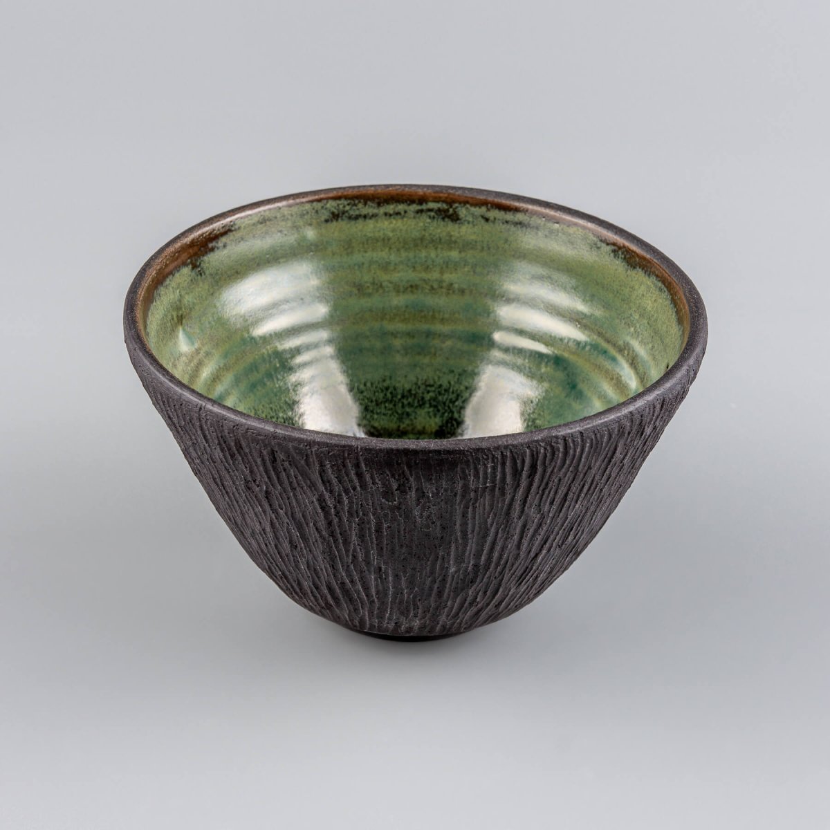 Premium ceramic bowl perfect for chefs, restaurants, or modern tableware collections.
