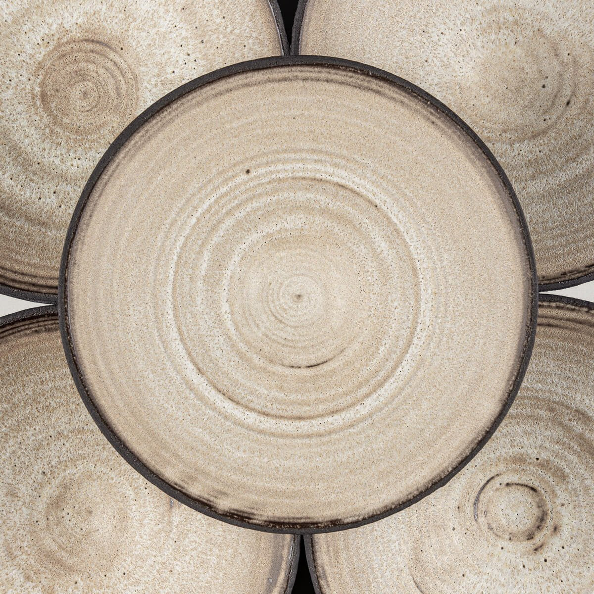 Luxury ceramic tableware designed for chefs, boutique hotels, and fine restaurants.