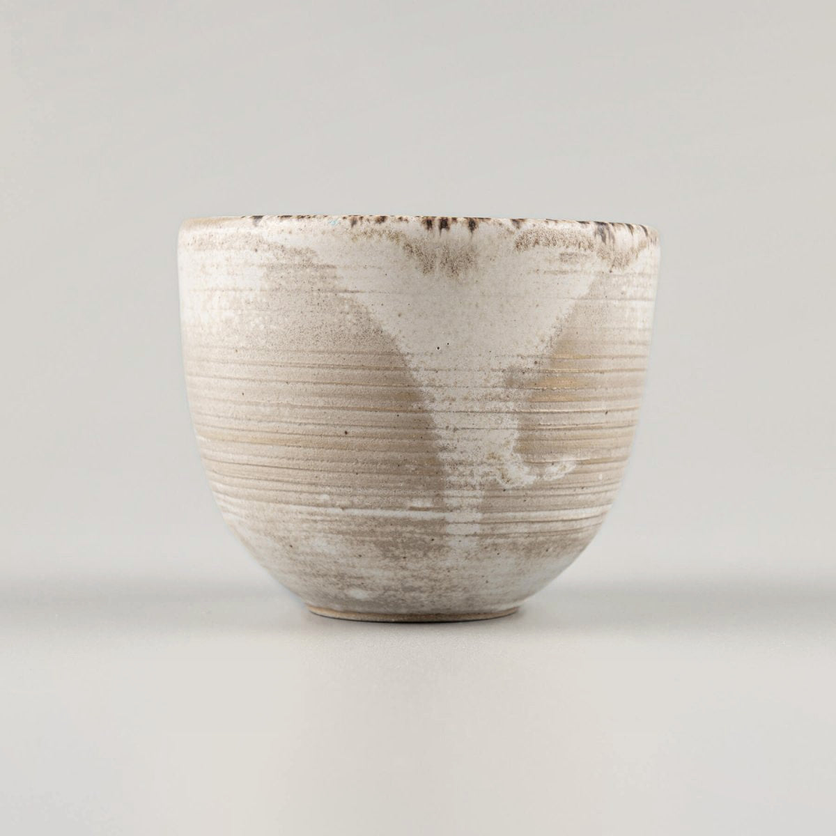 Handcrafted stoneware coffee cups with matte glaze, perfect for home, fine dining, and boutique hotel tableware.