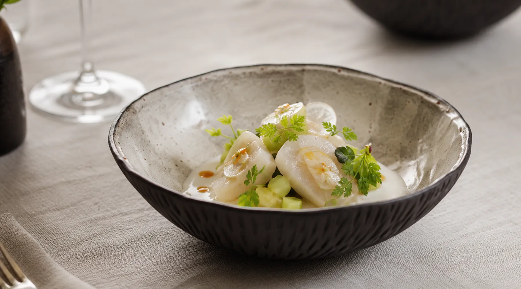 How to Choose Handmade Ceramic Plates for Fine Dining Restaurants