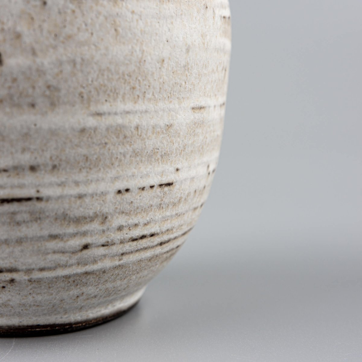 Timeless handmade mug with minimalist design, suited for private collectors and boutique hotel dining.