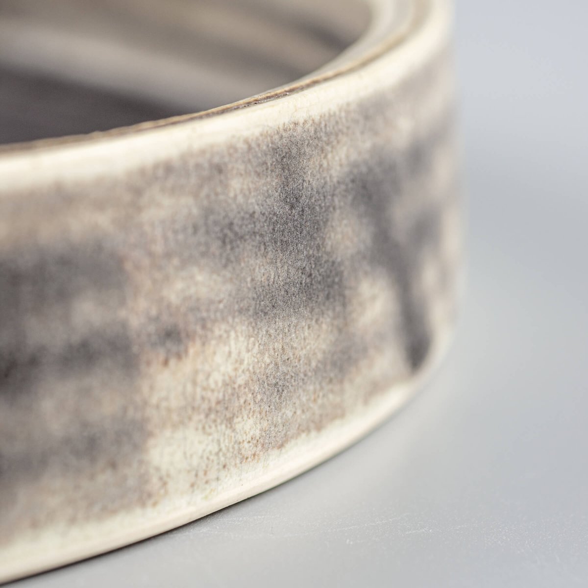 Precision-crafted plate base with clean lines, ideal for elegant plating and interior design styling.